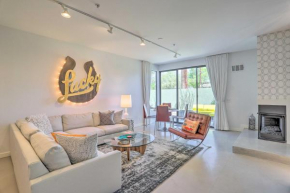 Chic Palm Springs Condo - Walk to Downtown!